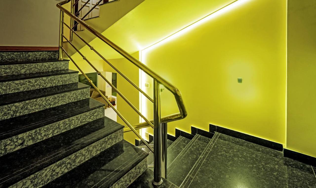 Treebo Golden Nest Hotel Bhubaneswar Bagian luar foto