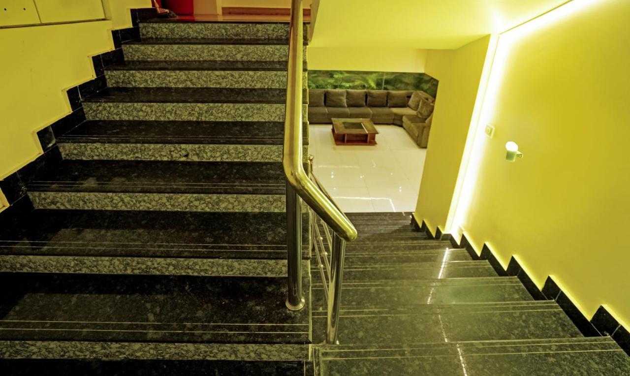 Treebo Golden Nest Hotel Bhubaneswar Bagian luar foto