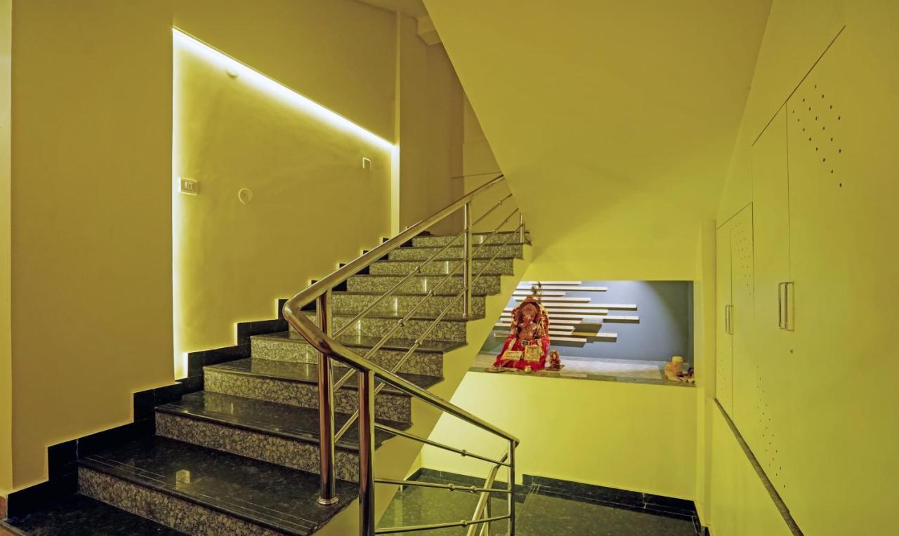 Treebo Golden Nest Hotel Bhubaneswar Bagian luar foto