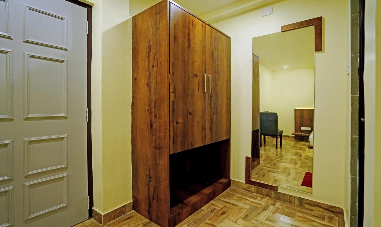 Treebo Golden Nest Hotel Bhubaneswar Bagian luar foto