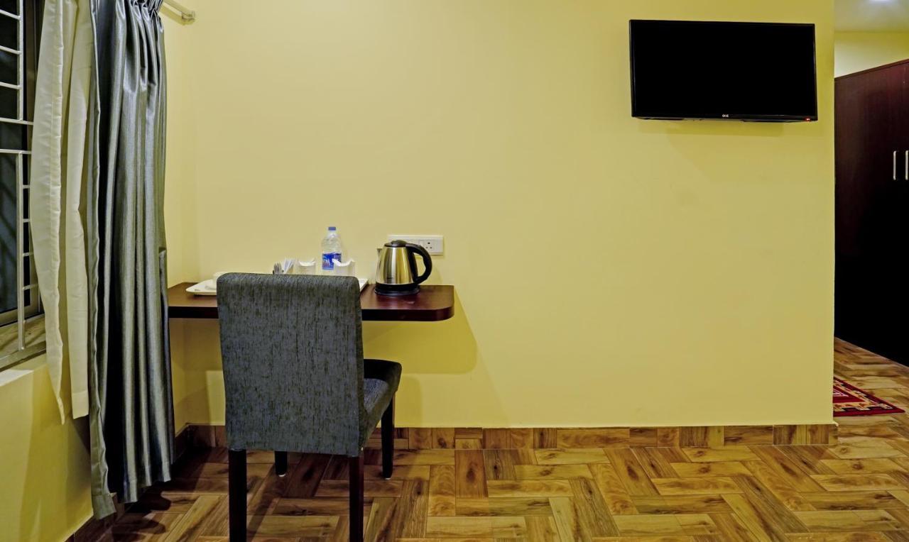 Treebo Golden Nest Hotel Bhubaneswar Bagian luar foto